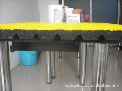 【特賣廣場專用T型溝槽防滑耐磨磚】價格,廠家,圖片,塑料、塑膠、橡膠地板,魏縣鳴仁橡膠制品mdash;&mdash;銷售一部-